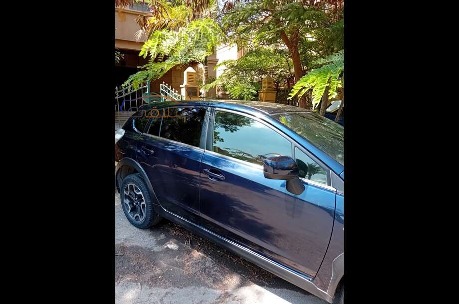 XV Subaru الأزرق الداكن