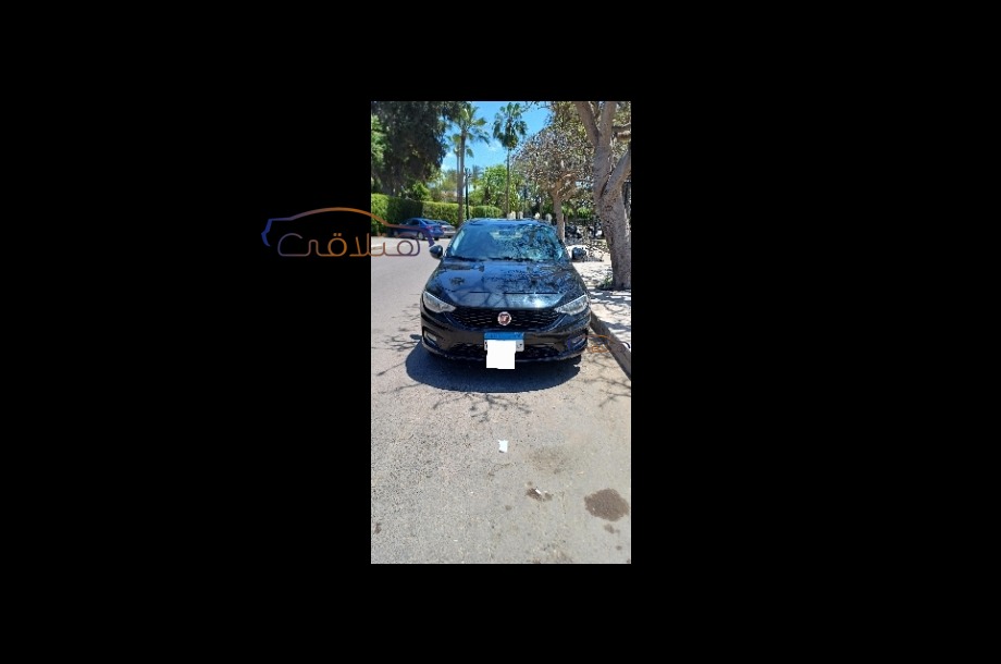 Tipo Fiat أسود