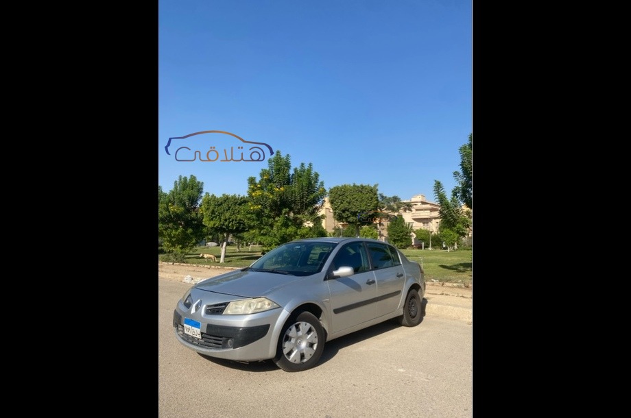 Megane Renault فضي