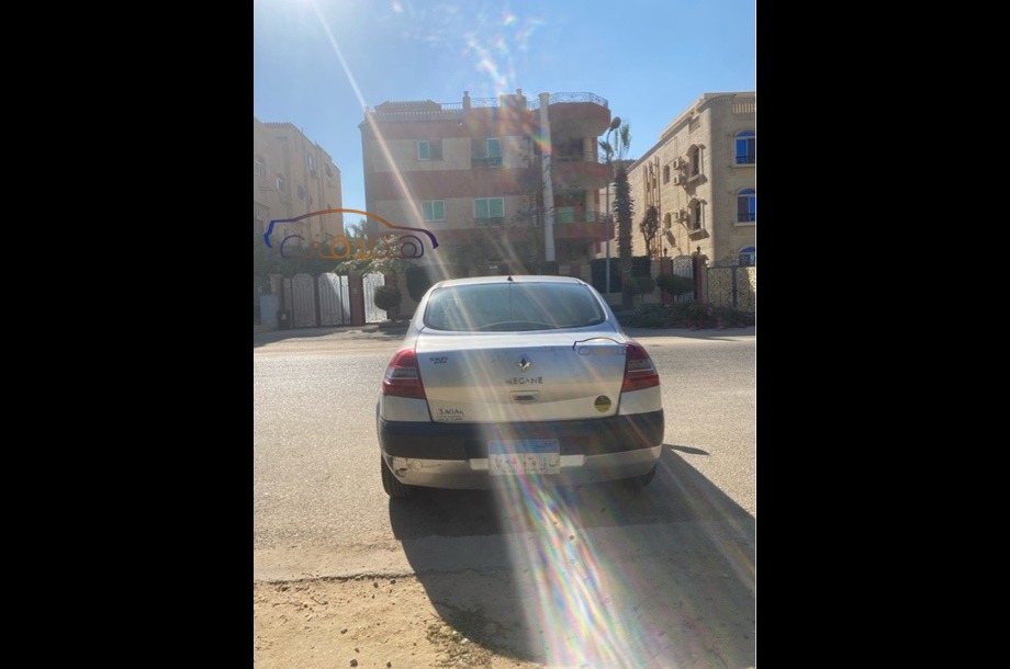 Megane Renault فضي