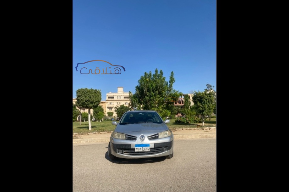 Megane Renault فضي
