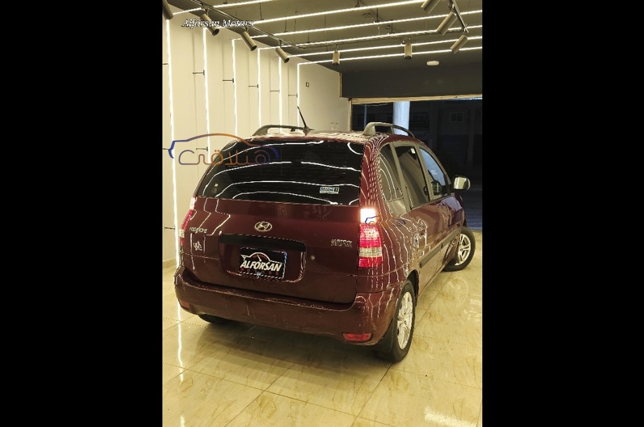 Matrix Hyundai احمر غامق