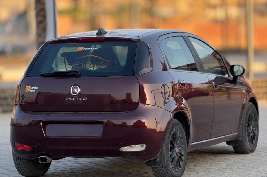 Grand Punto Fiat Dark red