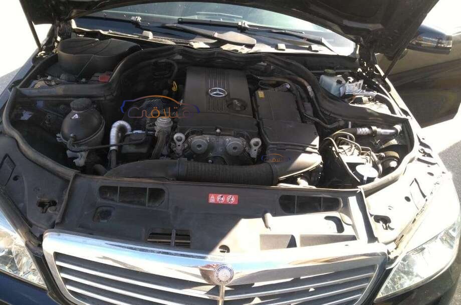 C 180 Mercedes أسود