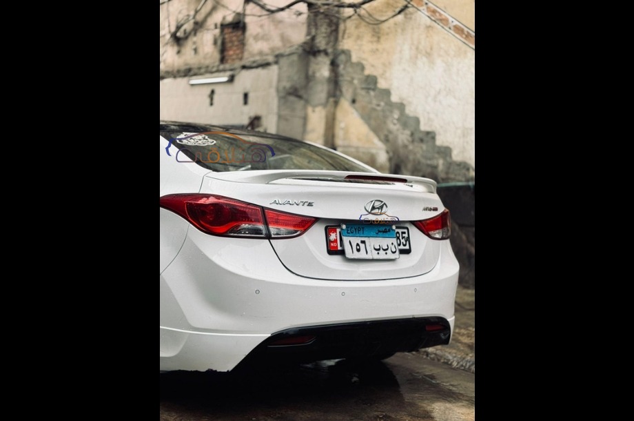 Avante Hyundai أبيض