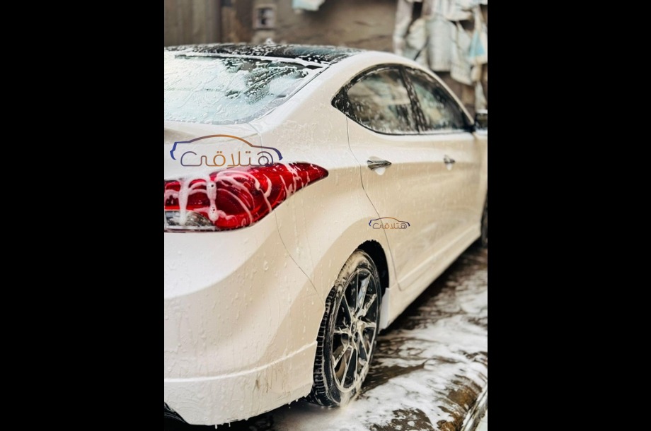 Avante Hyundai أبيض