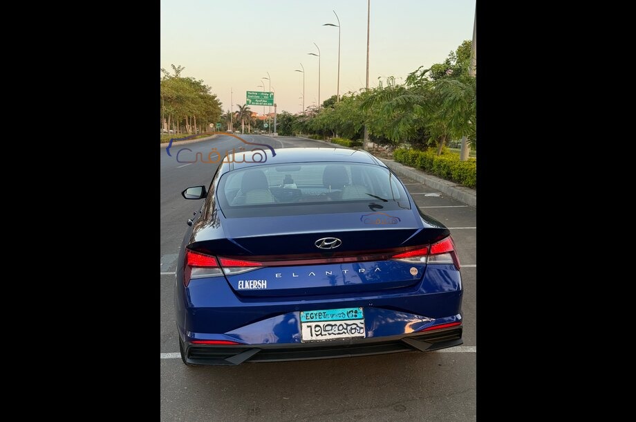Elantra CN7 Hyundai أزرق