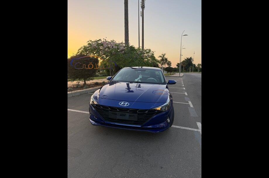 Elantra CN7 Hyundai أزرق