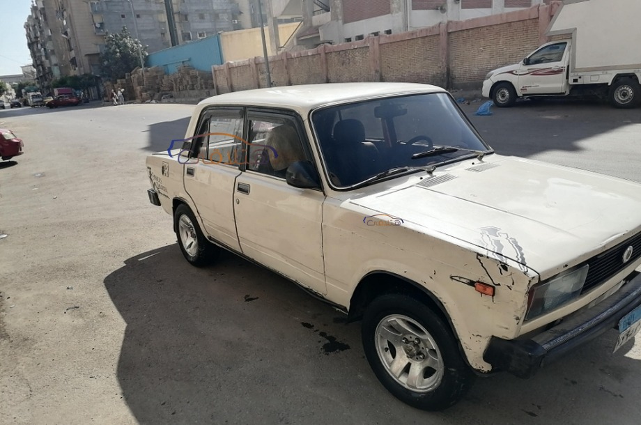 2105 Lada بيج