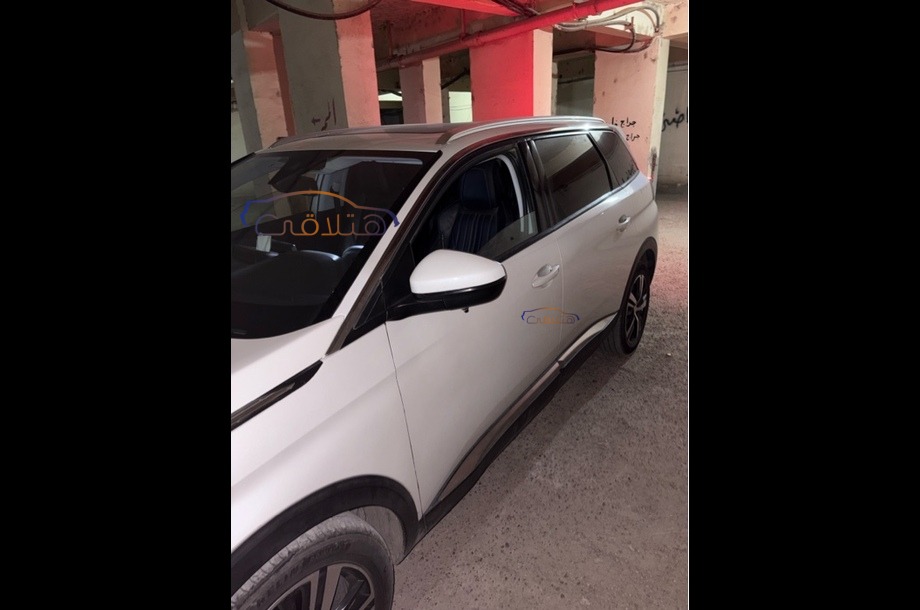 5008 Peugeot White