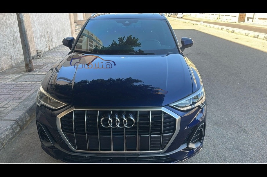 Q3 Audi Dark blue