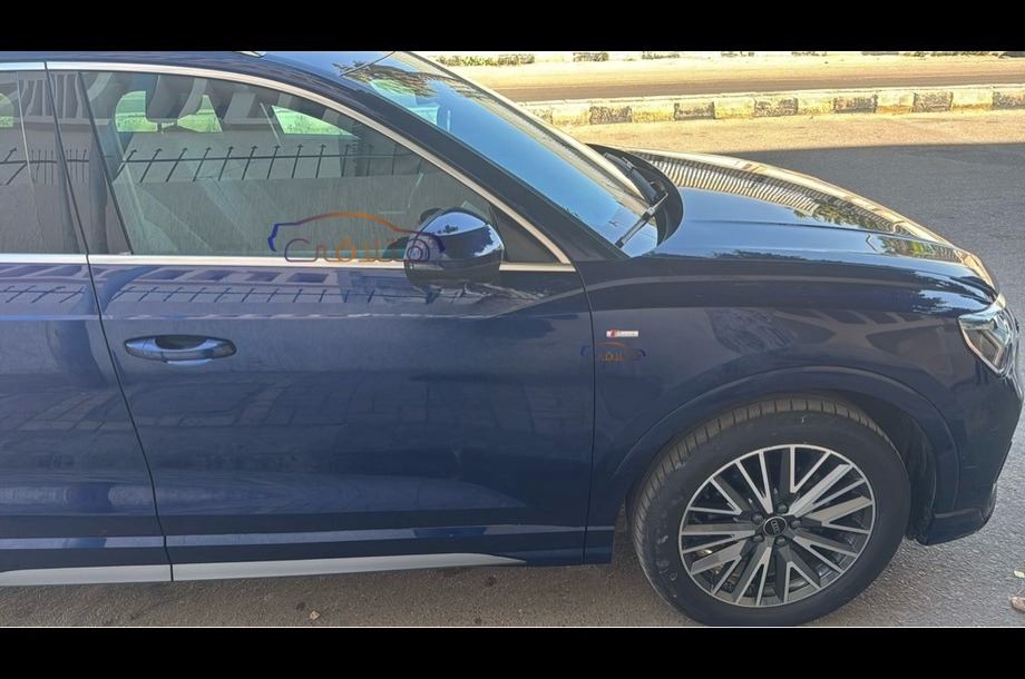Q3 Audi Dark blue
