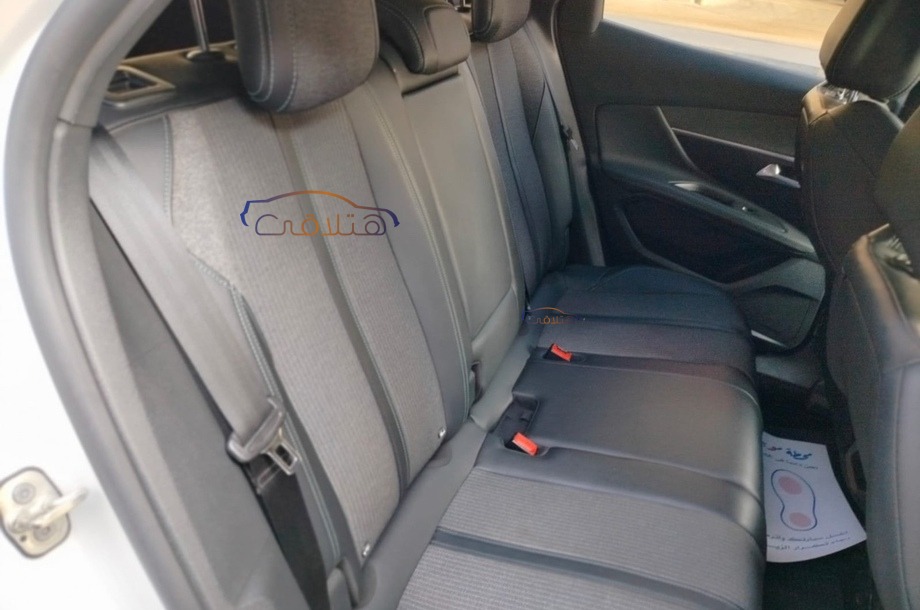 3008 Peugeot أبيض