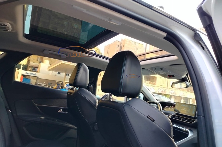 3008 Peugeot أبيض