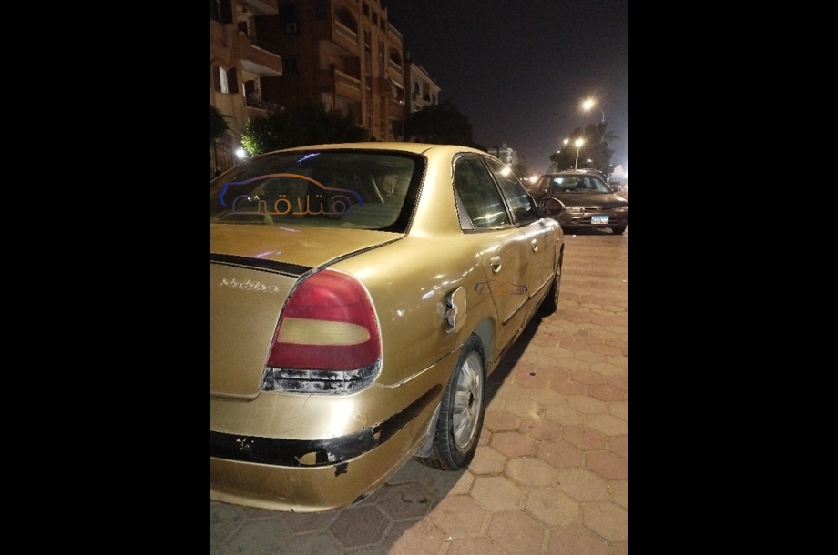 Nubira 2 Daewoo ذهبي