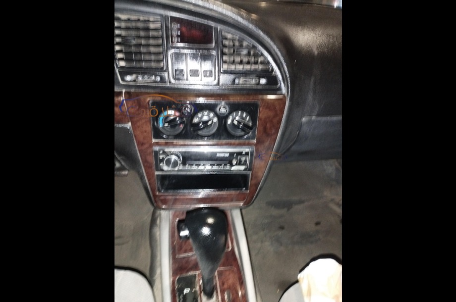 Nubira 2 Daewoo ذهبي