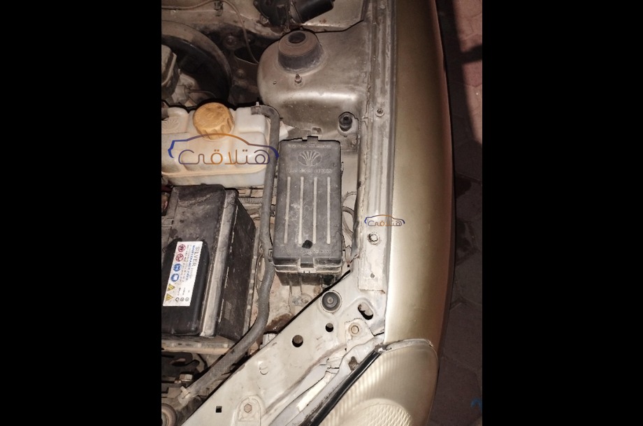 Nubira 2 Daewoo ذهبي