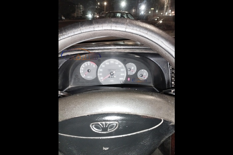 Nubira 2 Daewoo ذهبي