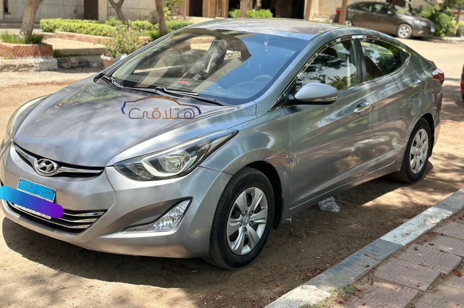 Elantra MD Hyundai فضي