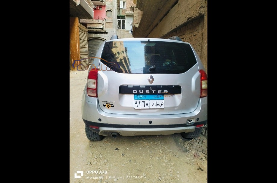 Duster Renault فضي