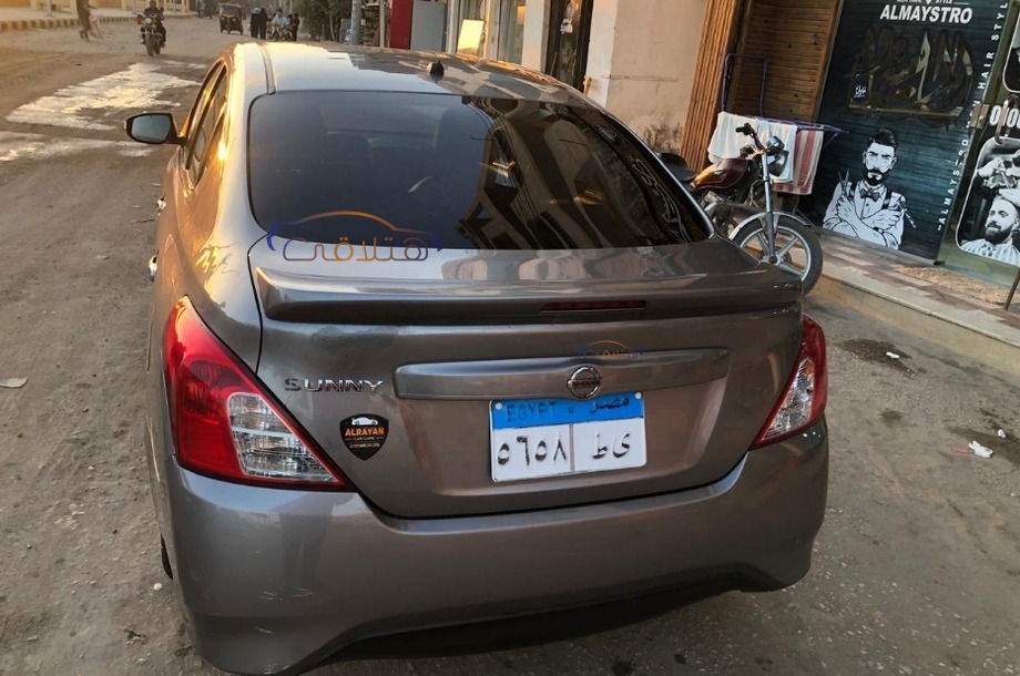 Sunny Nissan فضي