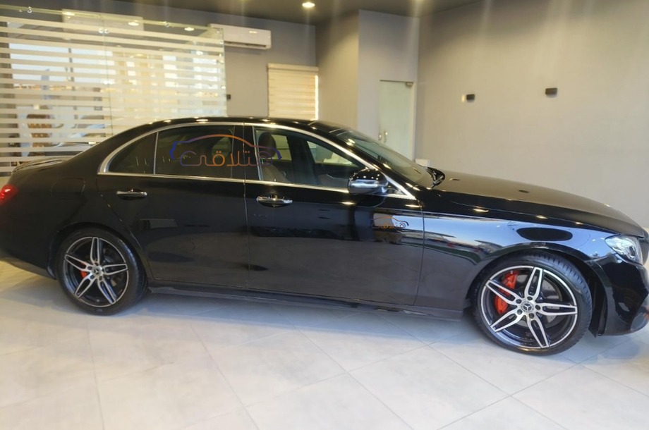 E 200 AMG Mercedes أسود