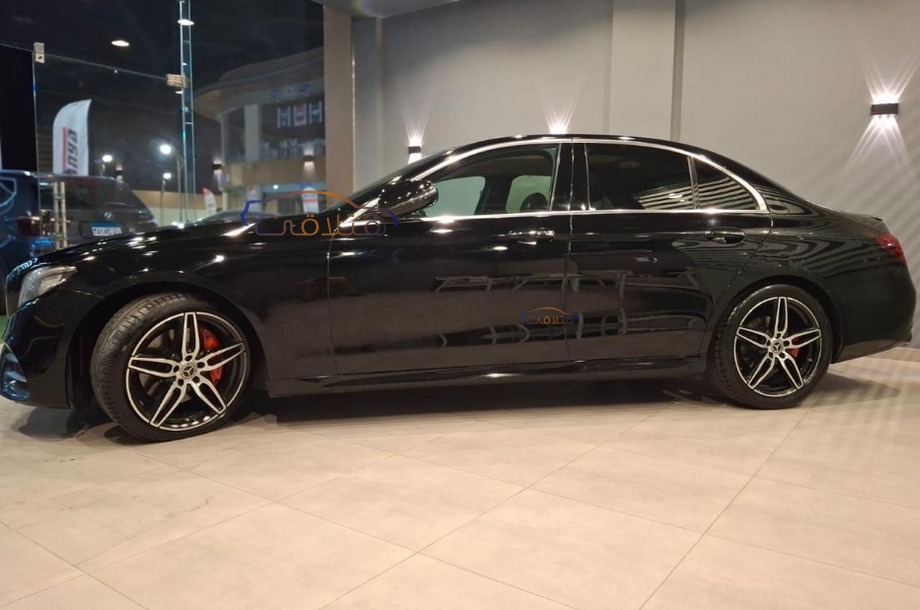 E 200 AMG Mercedes أسود
