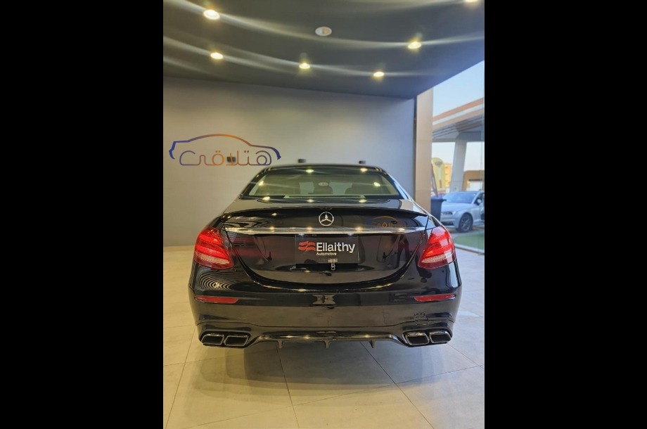 E 200 AMG Mercedes أسود