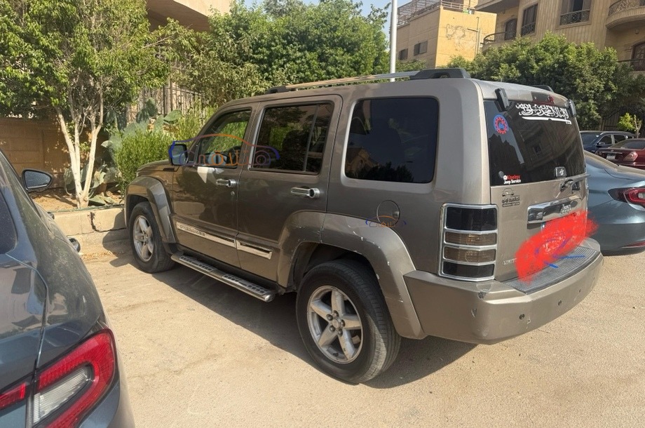 Grand Cherokee Jeep فضي