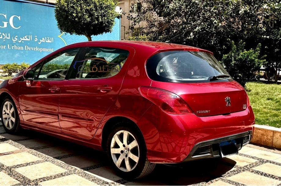 308 Peugeot احمر