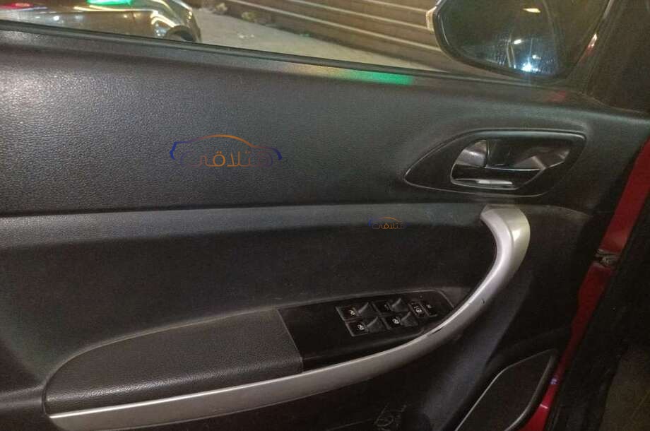 CS 35 Changan احمر غامق