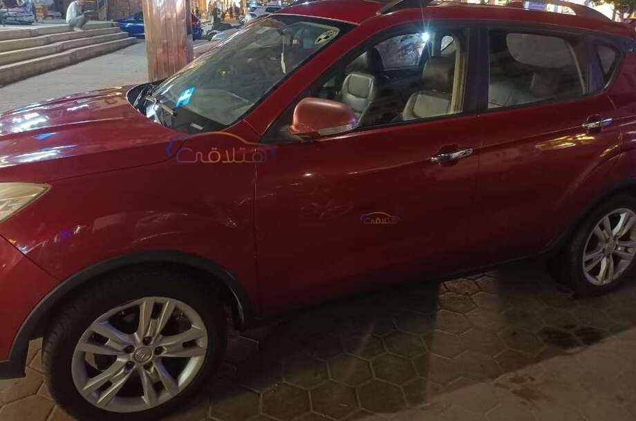 CS 35 Changan احمر غامق