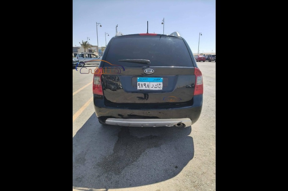 Carens Kia أسود