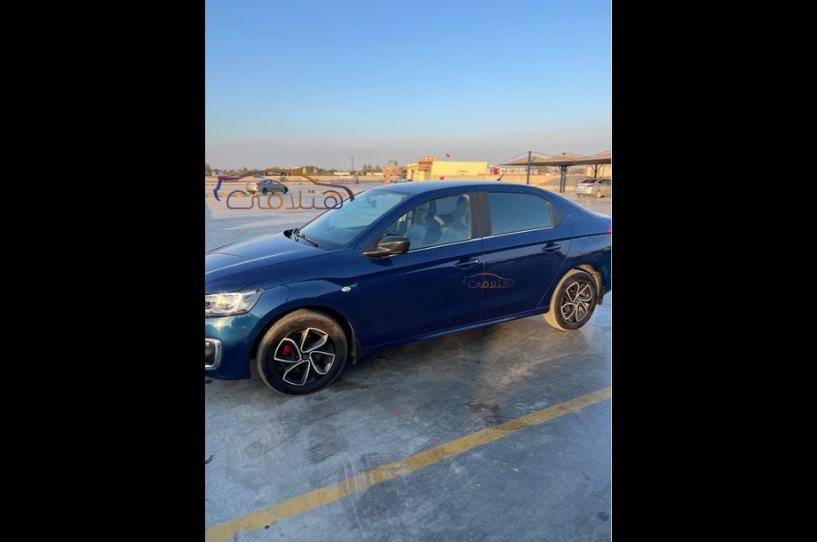 C Elysee Citroën أزرق