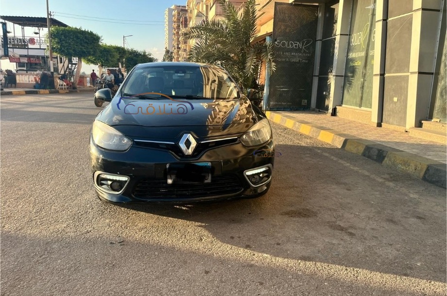 Fluence Renault أسود