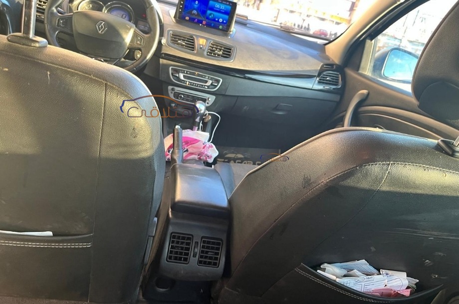 Fluence Renault أسود