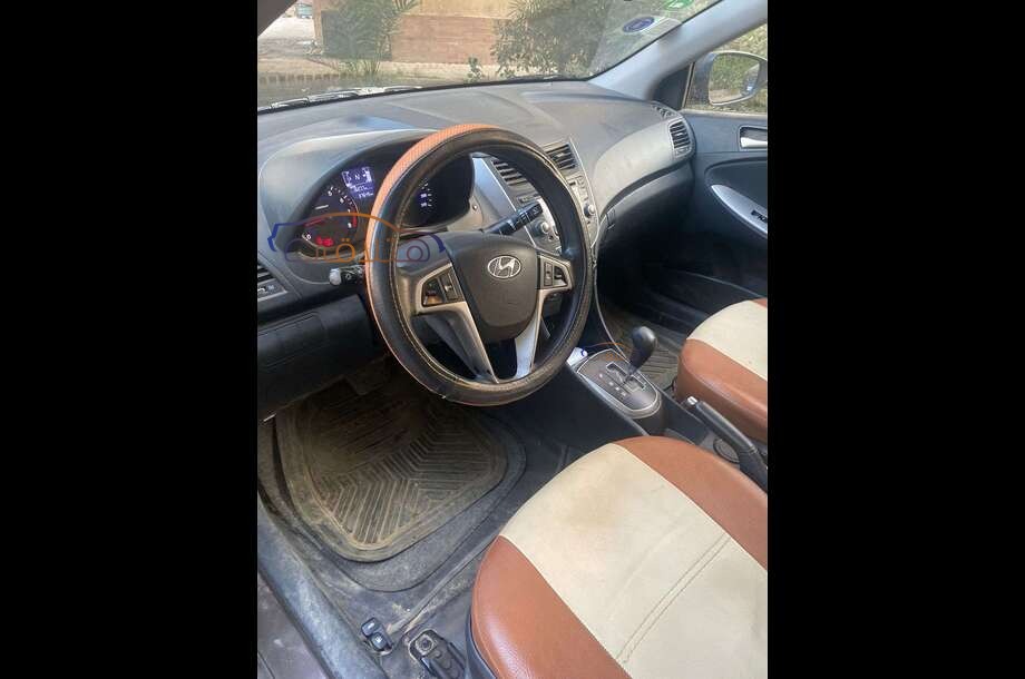 Accent RB Hyundai Brown