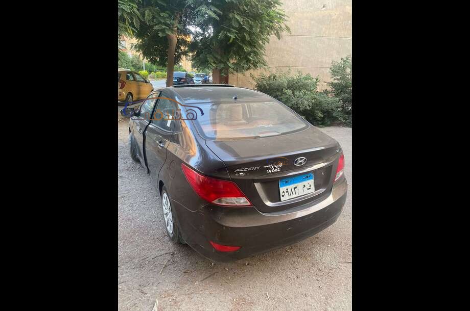 Accent RB Hyundai Brown