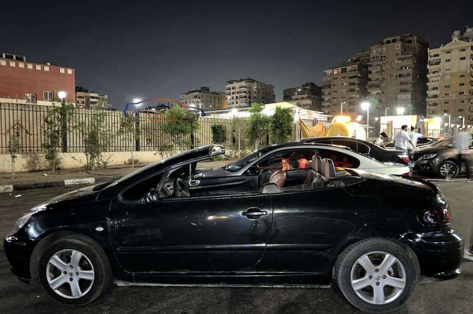 307 Peugeot أسود