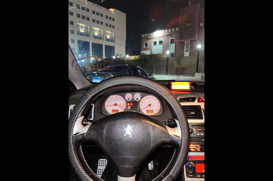 307 Peugeot أسود