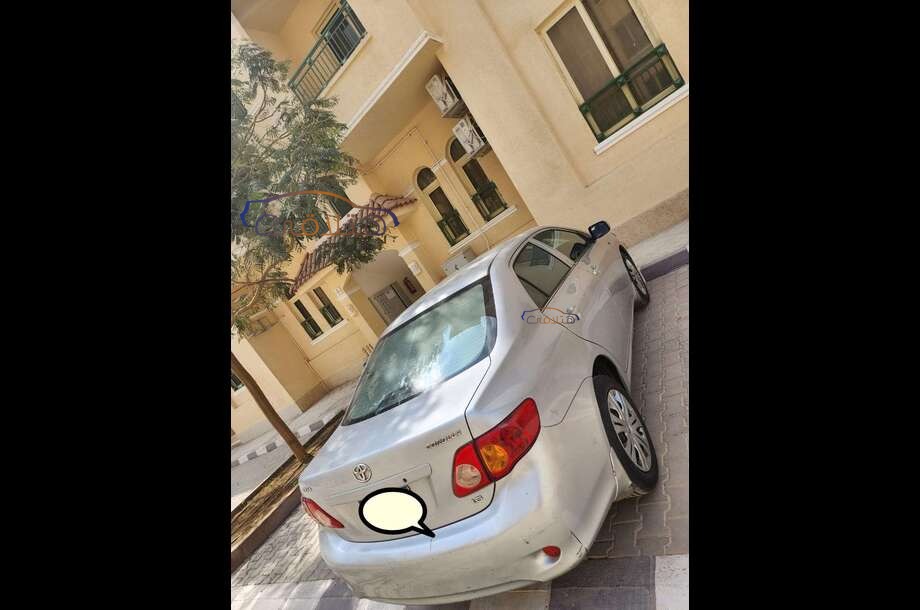 Corolla Toyota فضي