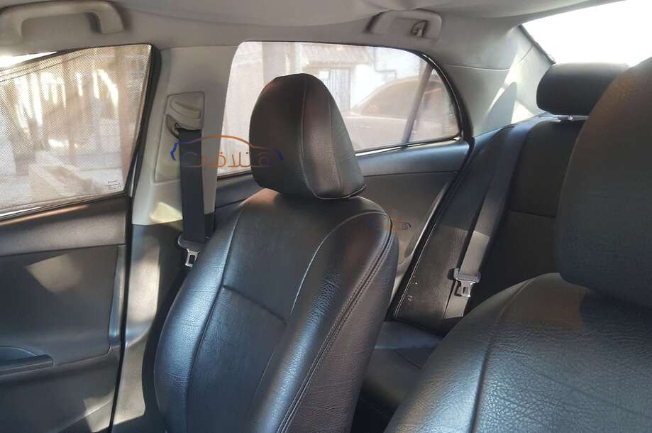 Corolla Toyota فضي