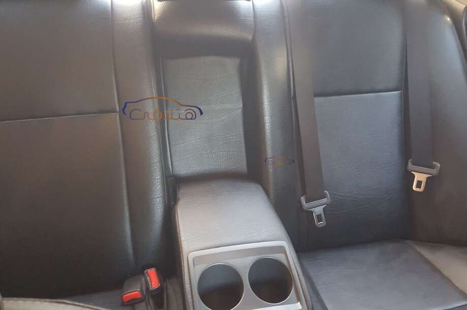 Corolla Toyota فضي