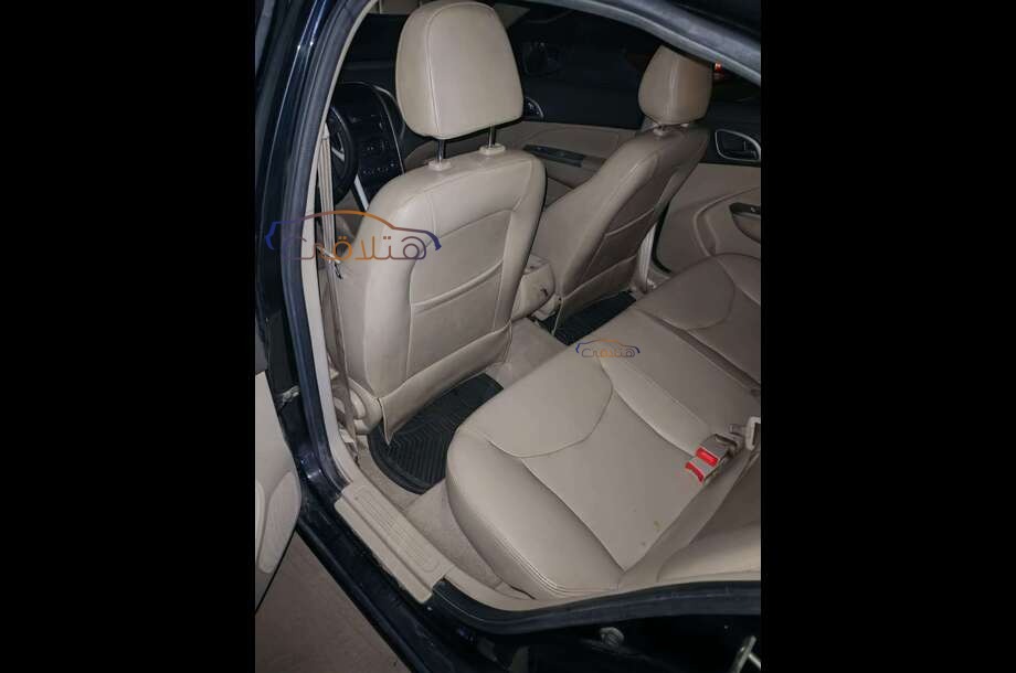 Optra Chevrolet أسود