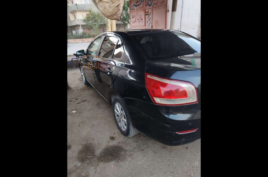 Optra Chevrolet أسود