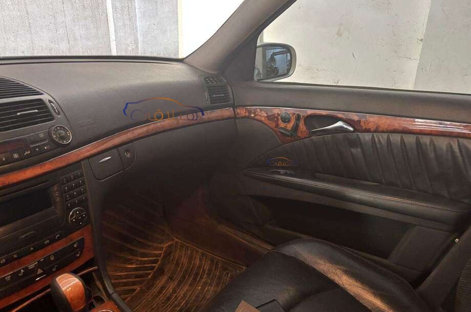 E 320 Mercedes Silver