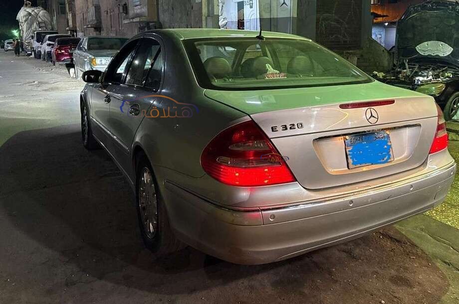 E 320 Mercedes Silver