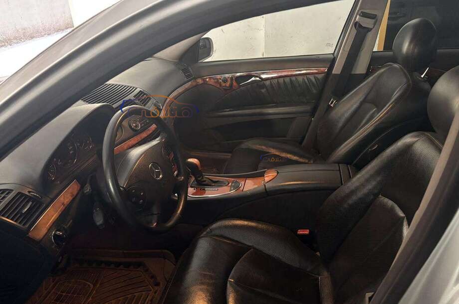 E 320 Mercedes Silver