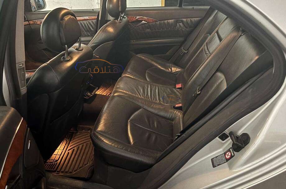 E 320 Mercedes Silver