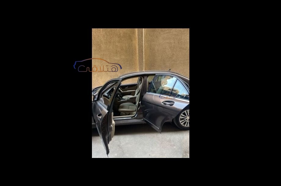 C 180 Mercedes Brown